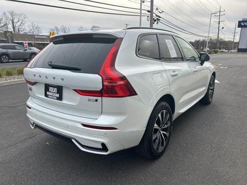 2025 Volvo XC60 B5 Plus