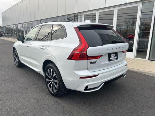 2025 Volvo XC60 B5 Plus