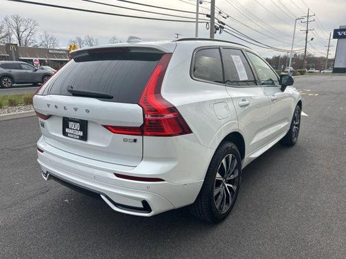2025 Volvo XC60 B5 Plus