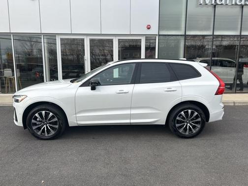 2025 Volvo XC60 B5 Plus