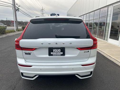 2025 Volvo XC60 B5 Plus