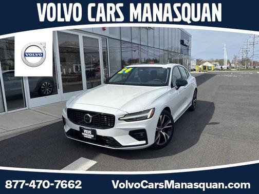 2024 Volvo S60 B5 Core Dark Theme