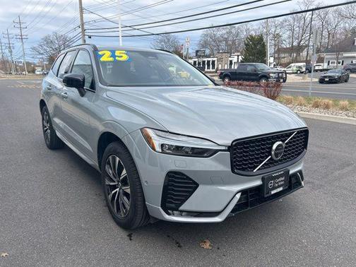 2025 Volvo XC60 B5 Plus