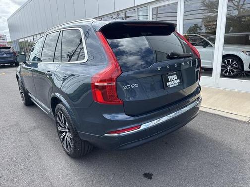 2025 Volvo XC90 B6 Plus 7-Seater