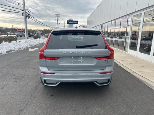 2025 Volvo XC60 B5 Plus