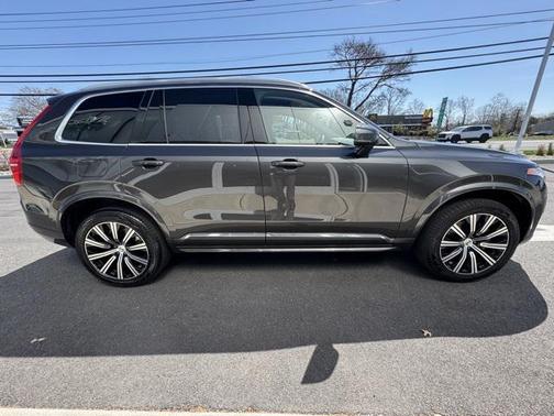 2024 Volvo XC90 B5 Plus Bright Theme