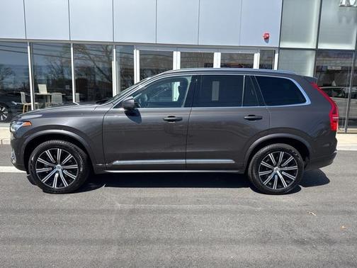 2024 Volvo XC90 B5 Plus Bright Theme