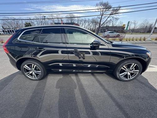 2020 Volvo XC60 T5 Momentum