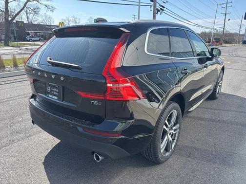 2020 Volvo XC60 T5 Momentum