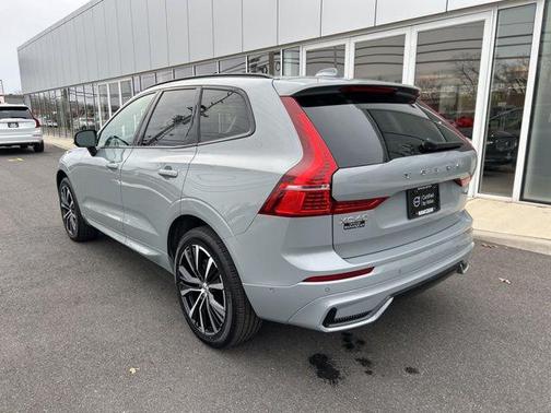 2025 Volvo XC60 B5 Plus