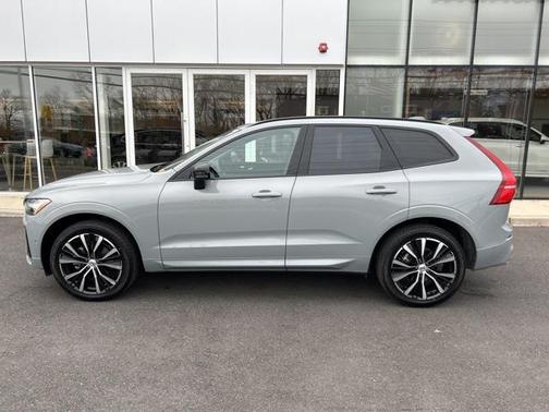 2025 Volvo XC60 B5 Plus