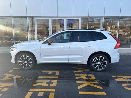 2025 Volvo XC60 B5 Plus