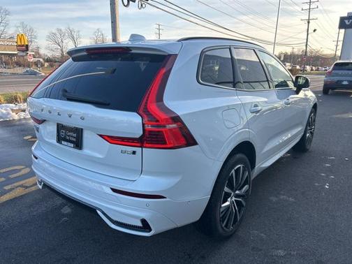 2025 Volvo XC60 B5 Plus