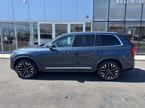 2025 Volvo XC90 B6 Plus 7-Seater