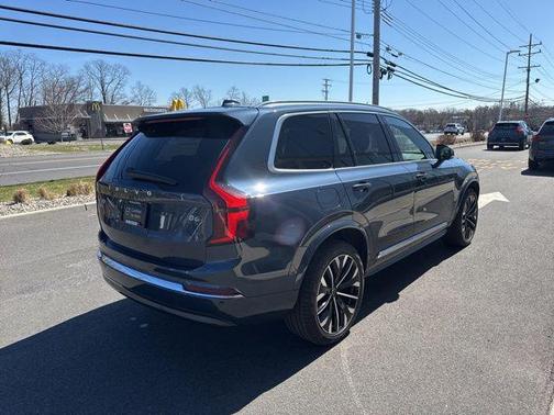 2025 Volvo XC90 B6 Plus 7-Seater