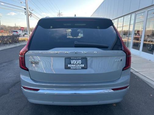 2025 Volvo XC90 B5 Plus 7-Seater