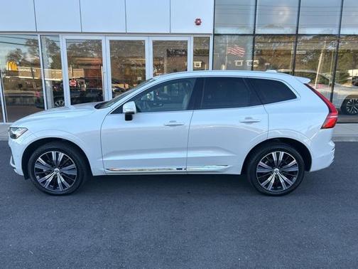 2022 Volvo XC60 B5 Inscription