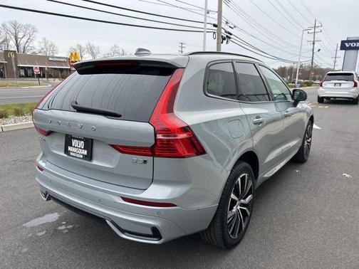 2025 Volvo XC60 B5 Plus