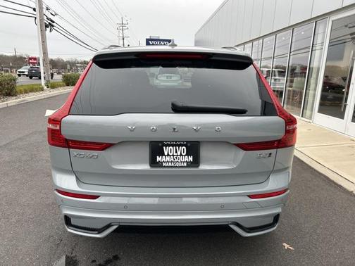 2025 Volvo XC60 B5 Plus