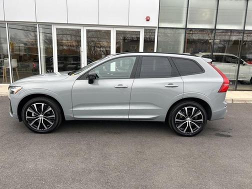 2025 Volvo XC60 B5 Plus