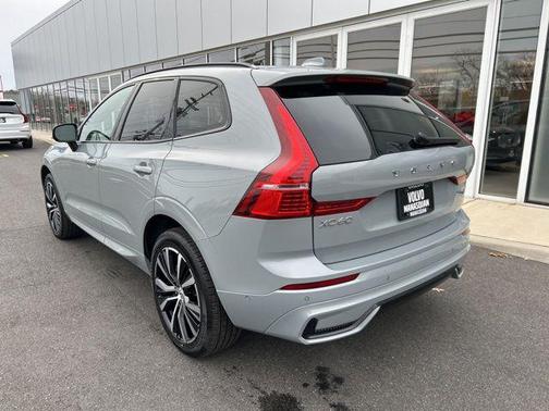 2025 Volvo XC60 B5 Plus