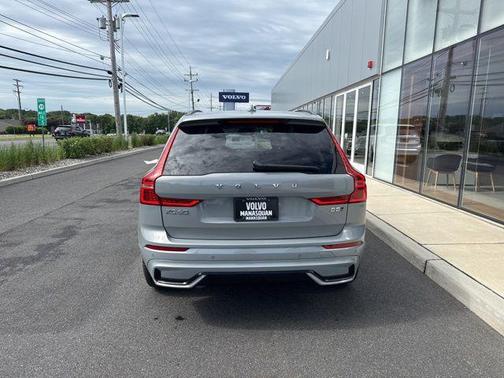 Vapour Grey Metallic 2025 Volvo XC60 B5 Plus
