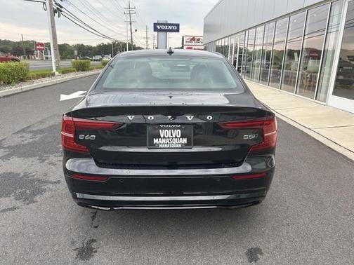 2025 Volvo S60 B5 Core