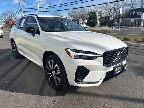 2025 Volvo XC60 B5 Plus