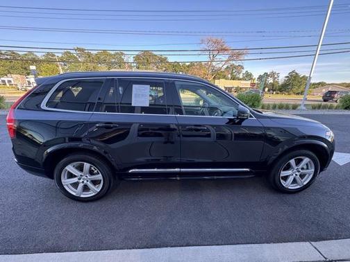 2025 Volvo XC90 B5 Core