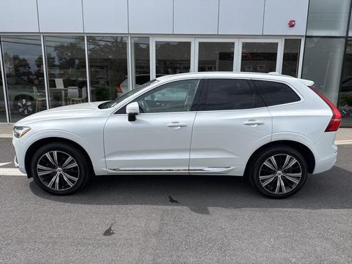 2022 Volvo XC60 B5 Inscription