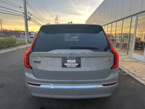 2025 Volvo XC90 B6 Plus 7-Seater