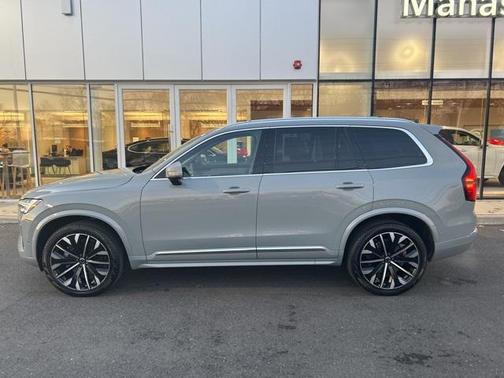 2025 Volvo XC90 B6 Plus 7-Seater