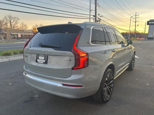 2025 Volvo XC90 B6 Plus 7-Seater