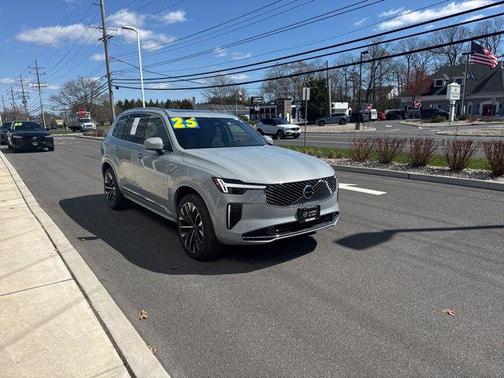 2025 Volvo XC90 B6 Plus 7-Seater