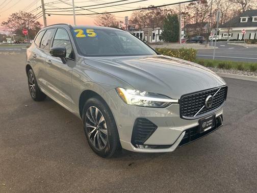 2025 Volvo XC60 B5 Plus