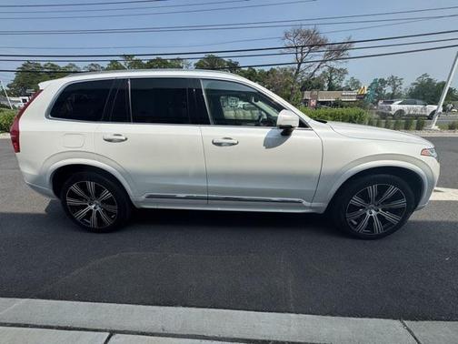 2022 Volvo XC90 T6 Inscription