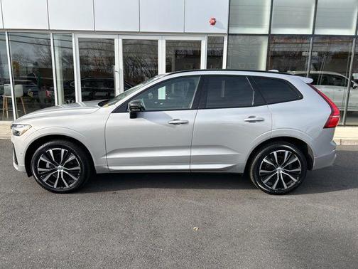2025 Volvo XC60 B5 Plus