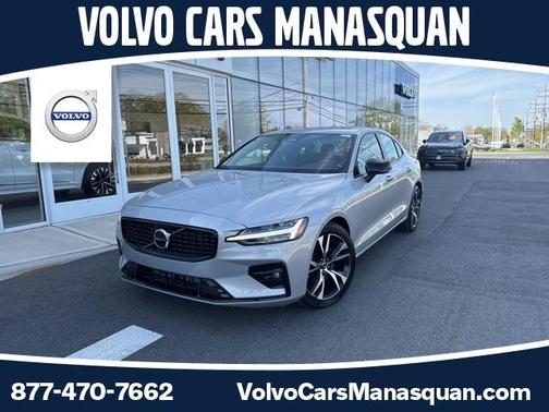 2024 Volvo S60 B5 Core Dark Theme