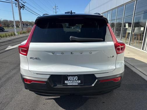2021 Volvo XC40 T5 R-Design