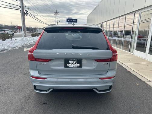 2025 Volvo XC60 B5 Plus