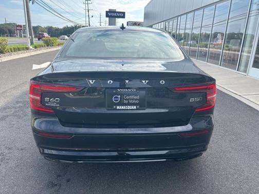 2024 Volvo S60 B5 Plus Dark Theme