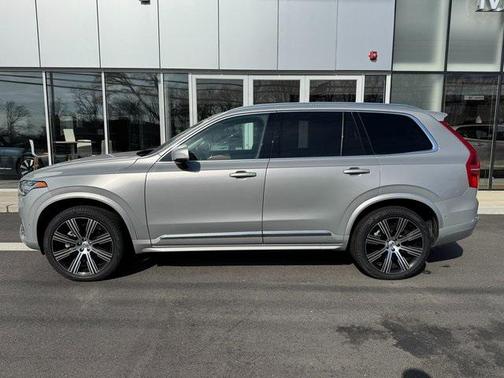 2024 Volvo XC90 B5 Plus Bright Theme