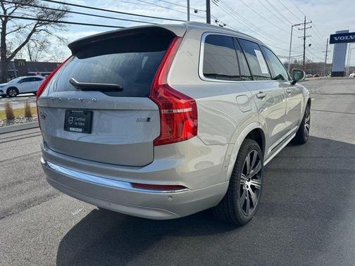 2024 Volvo XC90 B5 Plus Bright Theme