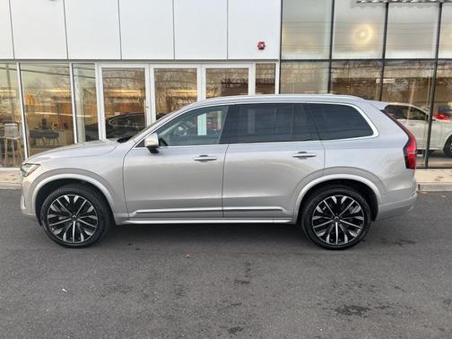 2025 Volvo XC90 B6 Plus 7-Seater