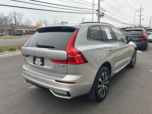 2025 Volvo XC60 B5 Plus
