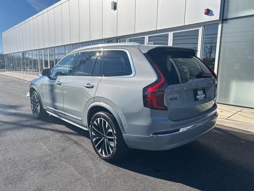 2025 Volvo XC90 B6 Plus 7-Seater