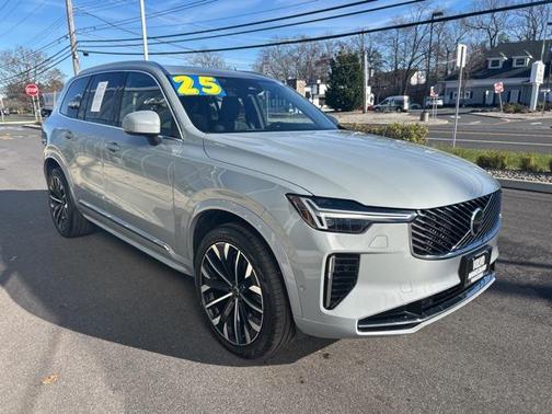 2025 Volvo XC90 B6 Plus 7-Seater