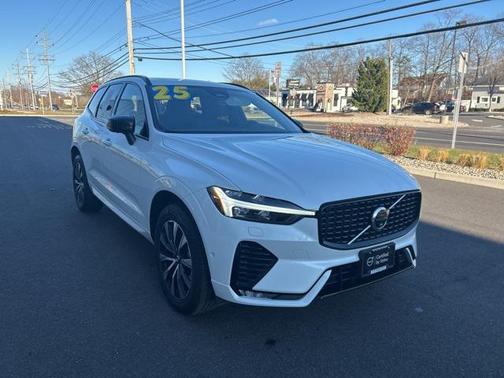 2025 Volvo XC60 B5 Plus