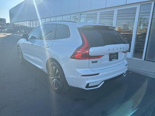 2025 Volvo XC60 B5 Plus