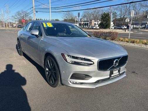 2018 Volvo S90 T5 Momentum